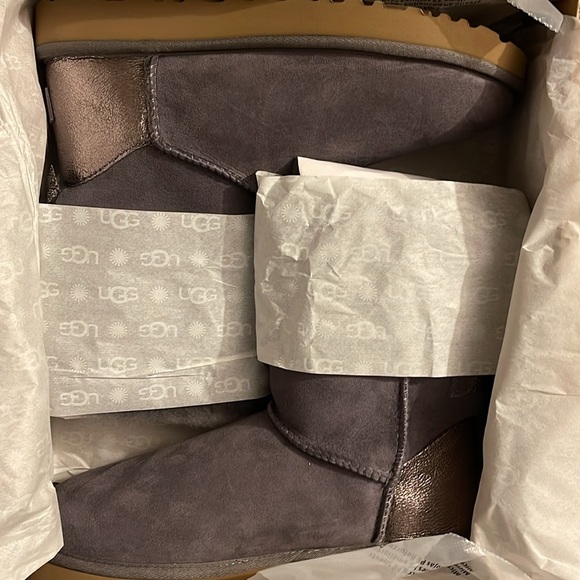 NEW! UGG Bailey Bow Glitz Real Shearling Mid-Calf Boots Gray Sheepskin Sz 10 - Picture 3 of 15